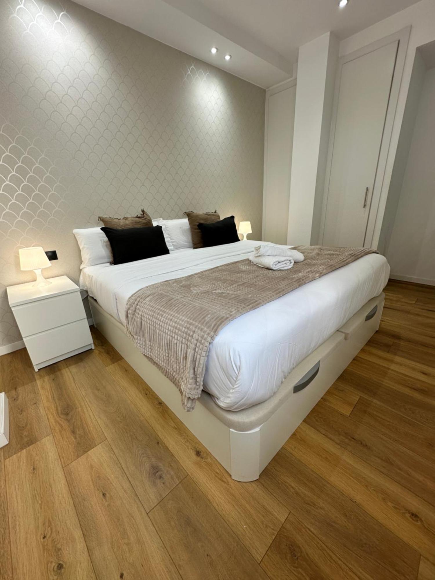 Appartement Capuchinos Deluxe à Málaga Extérieur photo